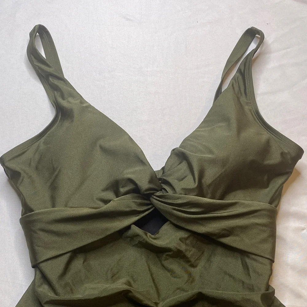 DKNY Women’s Olive Green‎ One Piece Swimsuit Size XXL - Picture 4 of 8
